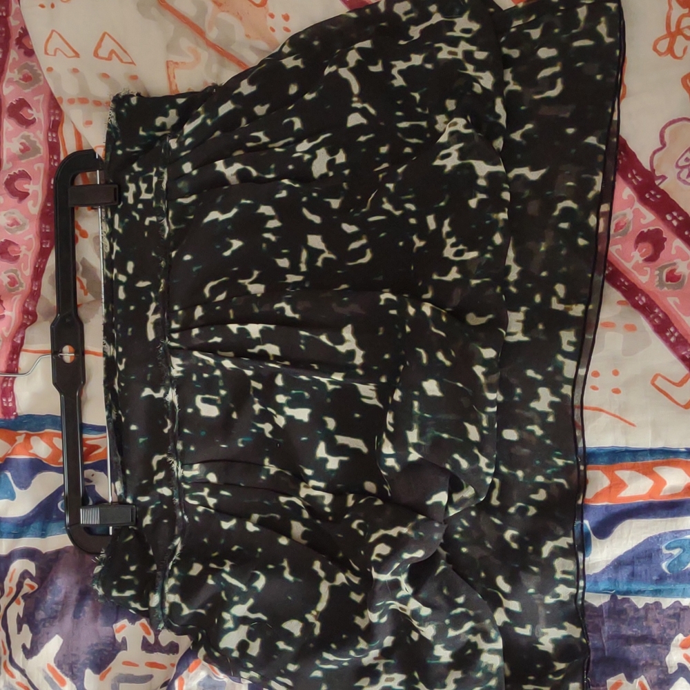 Gap bubble skirt. Tie dye shibori flutter size 12 large black green and white